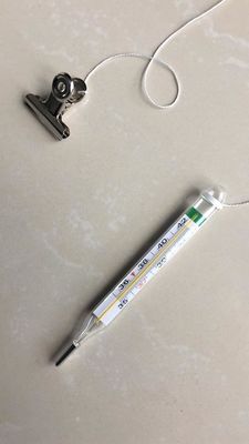 FN-W angepasstes klinisches Quecksilberfreies Digitalthermometer in Gelb/Blau